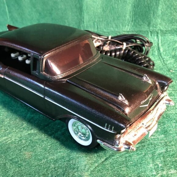 Telemania 1957 Chevrolet Bel-Air Telephone with cords - Picture 2 of 4